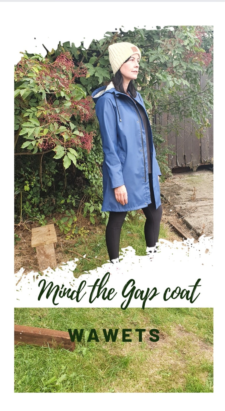 The gap clearance raincoat